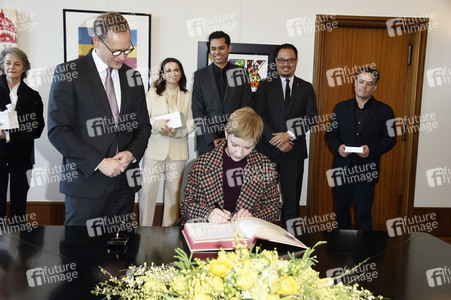 Eintrag der Berlinale Jury in das Gästebuch von Berlin, Berlinale 2019