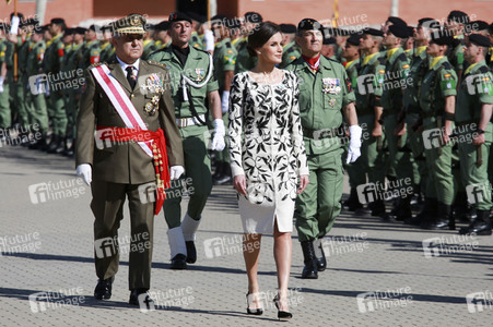 Flaggenzeremonie mit Königin Letizia in Paracuellos de Jarama