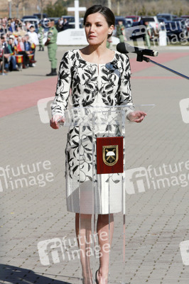 Flaggenzeremonie mit Königin Letizia in Paracuellos de Jarama