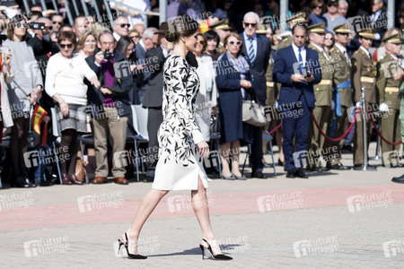 Flaggenzeremonie mit Königin Letizia in Paracuellos de Jarama
