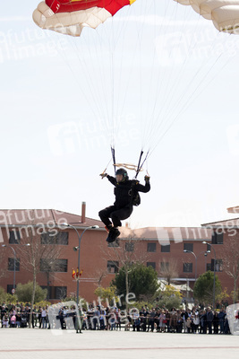 Flaggenzeremonie mit Königin Letizia in Paracuellos de Jarama