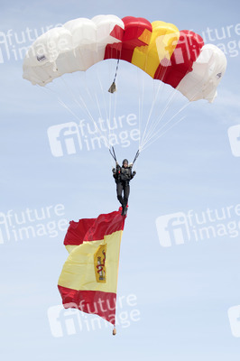 Flaggenzeremonie mit Königin Letizia in Paracuellos de Jarama