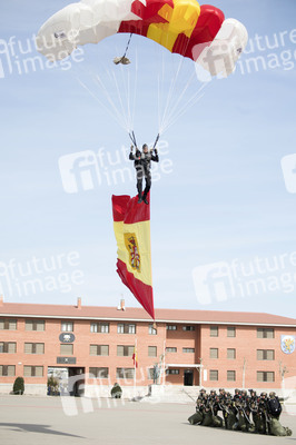 Flaggenzeremonie mit Königin Letizia in Paracuellos de Jarama