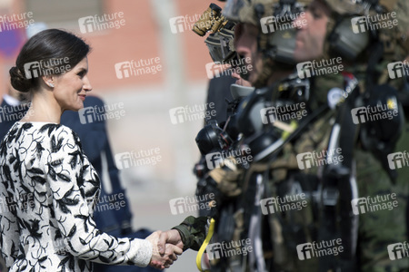 Flaggenzeremonie mit Königin Letizia in Paracuellos de Jarama