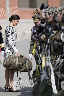 Flaggenzeremonie mit Königin Letizia in Paracuellos de Jarama