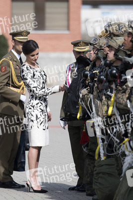 Flaggenzeremonie mit Königin Letizia in Paracuellos de Jarama