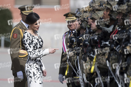 Flaggenzeremonie mit Königin Letizia in Paracuellos de Jarama