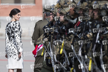 Flaggenzeremonie mit Königin Letizia in Paracuellos de Jarama