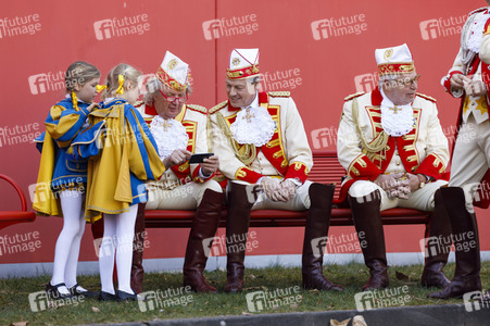 Richtfest für den Rosenmontagszug 2019 in Köln