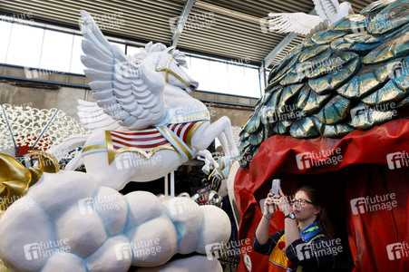 Richtfest für den Rosenmontagszug 2019 in Köln