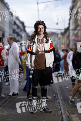 Weiberfastnacht in Köln