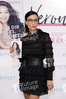 Buchsignierstunde mit Verona Pooth in Köln