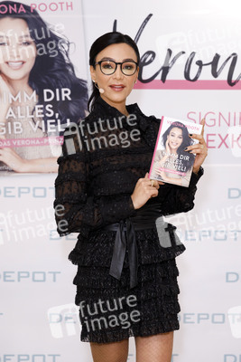 Buchsignierstunde mit Verona Pooth in Köln