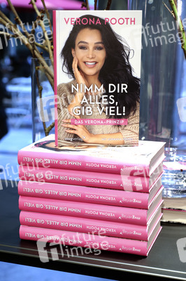 Buchsignierstunde mit Verona Pooth in München