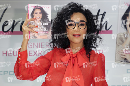 Buchsignierstunde mit Verona Pooth in München