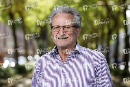 Fotoshooting mit Werner Rügemer in Köln