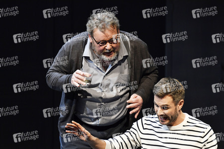 Theaterprobe 'Monsieur Pierre geht online' in Berlin