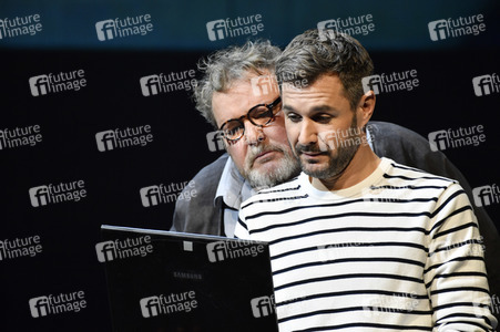 Theaterprobe 'Monsieur Pierre geht online' in Berlin