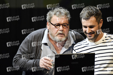 Theaterprobe 'Monsieur Pierre geht online' in Berlin