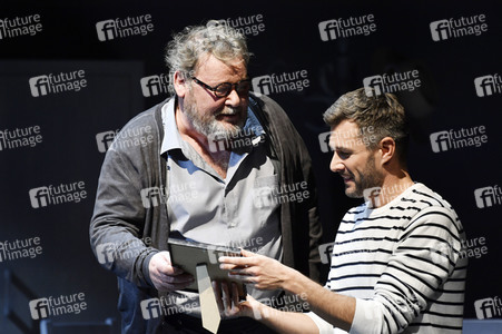 Theaterprobe 'Monsieur Pierre geht online' in Berlin