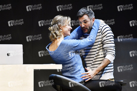 Theaterprobe 'Monsieur Pierre geht online' in Berlin