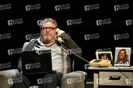 Theaterprobe 'Monsieur Pierre geht online' in Berlin