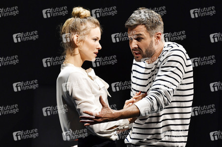 Theaterprobe 'Monsieur Pierre geht online' in Berlin