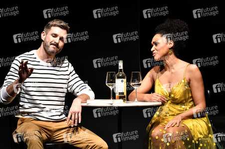 Theaterprobe 'Monsieur Pierre geht online' in Berlin