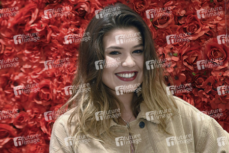 Modepräsentation 'Kendall + Kylie' in Köln