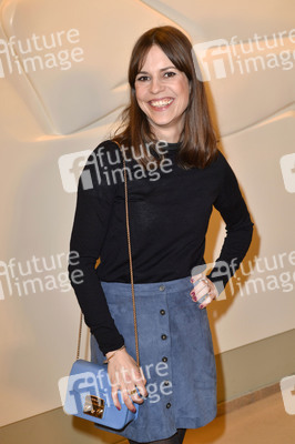 Theaterpremiere 'Monsieur Pierre geht online' in Berlin