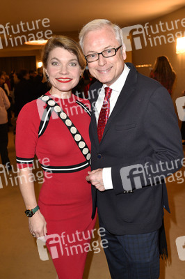 Theaterpremiere 'Monsieur Pierre geht online' in Berlin