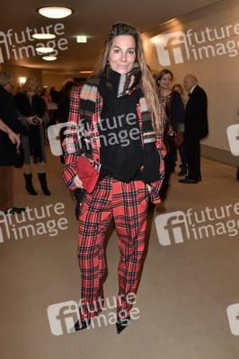 Theaterpremiere 'Monsieur Pierre geht online' in Berlin