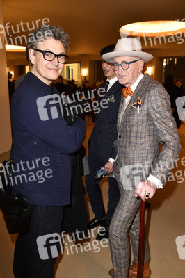 Theaterpremiere 'Monsieur Pierre geht online' in Berlin