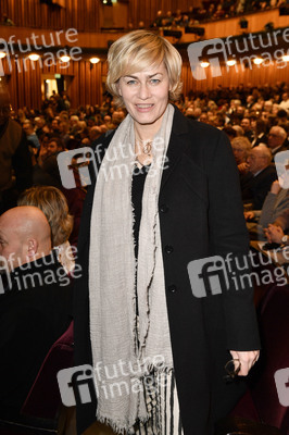 Theaterpremiere 'Monsieur Pierre geht online' in Berlin