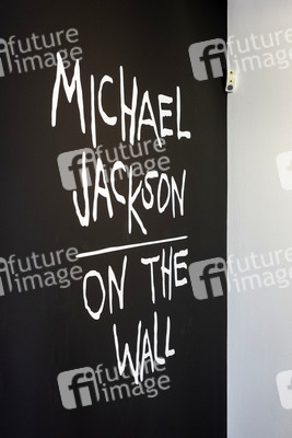Ausstellungseröffnung 'Michael Jackson: On the Wall' in Bonn