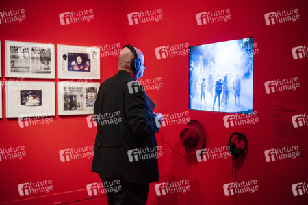 Ausstellungseröffnung 'Michael Jackson: On the Wall' in Bonn