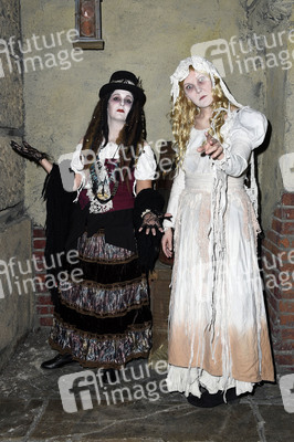 Show-Premiere von 'Seance - Spürst du sie auch?' in Berlin