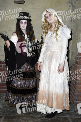 Show-Premiere von 'Seance - Spürst du sie auch?' in Berlin