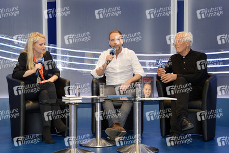 Julian Weigend und Rolf Becker auf der Leipziger Buchmesse 2019