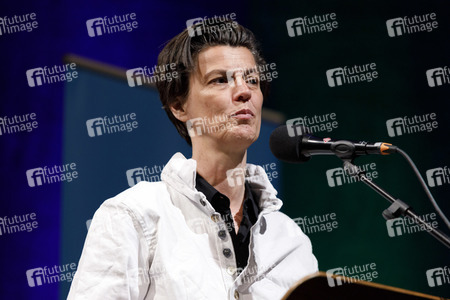 Maryam Zaree, Lena Gorelik und Carolin Emcke auf der lit.cologne 2019 in Köln