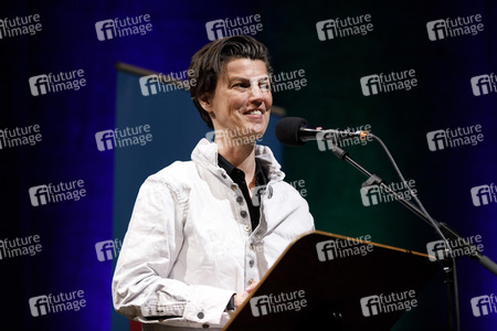 Maryam Zaree, Lena Gorelik und Carolin Emcke auf der lit.cologne 2019 in Köln