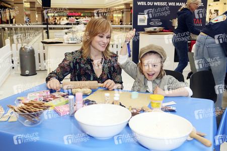 Promi-Osterbacken in Hamburg