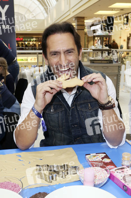 Promi-Osterbacken in Hamburg