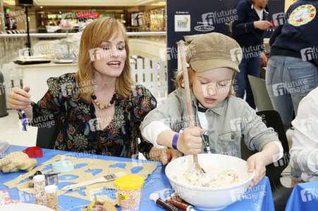 Promi-Osterbacken in Hamburg
