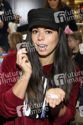 Promi-Osterbacken in Hamburg