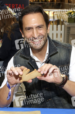 Promi-Osterbacken in Hamburg