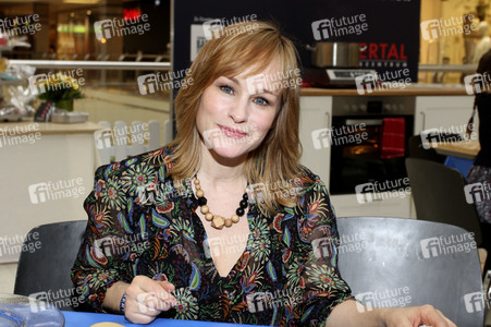 Promi-Osterbacken in Hamburg