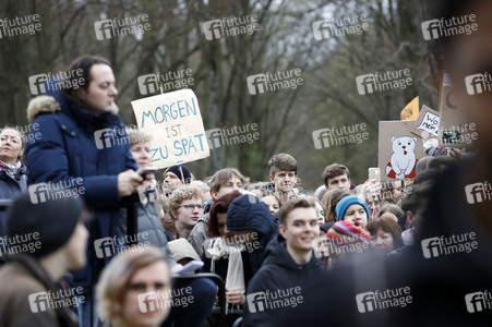 Schülerdemonstration 'Fridays for Future' in Berlin
