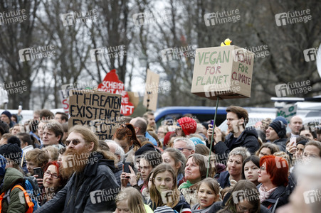 Schülerdemonstration 'Fridays for Future' in Berlin