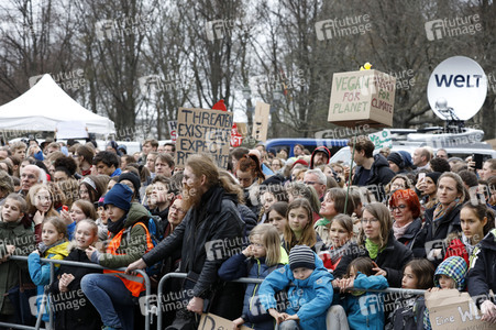Schülerdemonstration 'Fridays for Future' in Berlin
